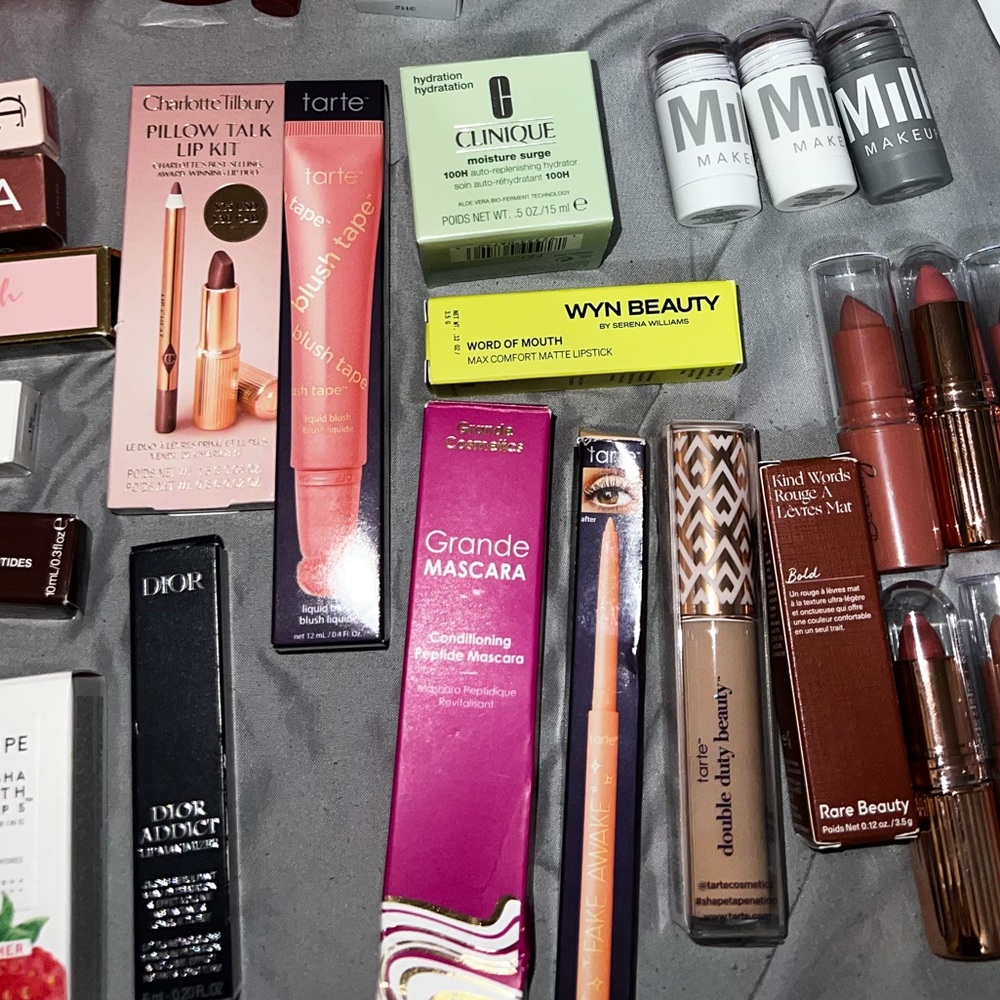 Makeup bundle - Picture 3 of 4